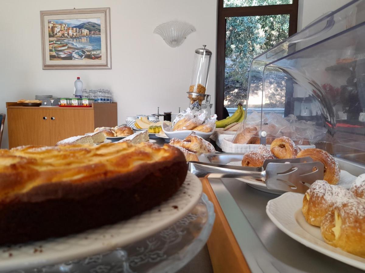 B&B Il Giardino Di Zefiro Gioiosa Marea Exteriér fotografie