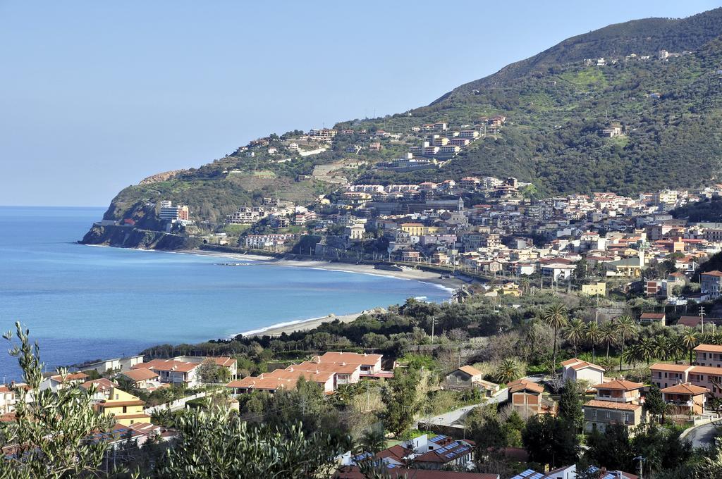 B&B Il Giardino Di Zefiro Gioiosa Marea Exteriér fotografie